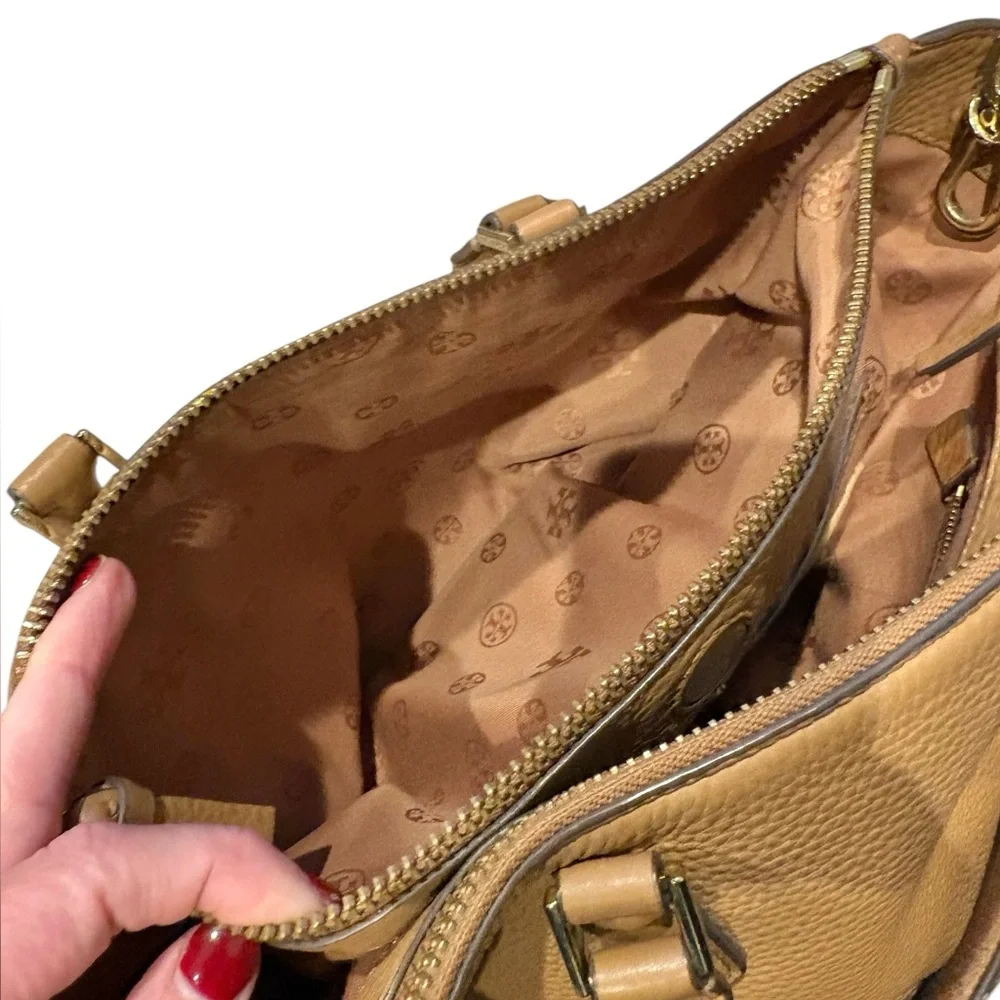 TORY BURCH Robinson Pebbled Leather Tote Bag Satchel Tan